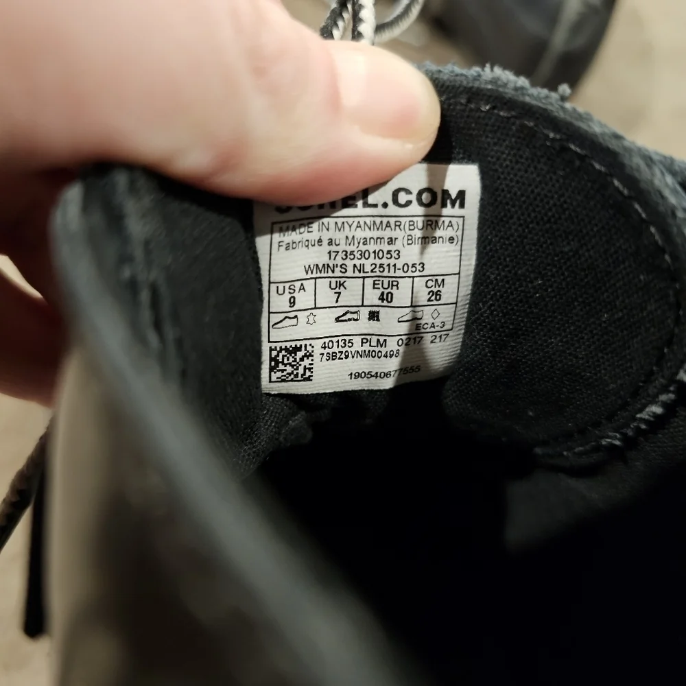 Sorel Out N' About Waterproof Boots Size 9